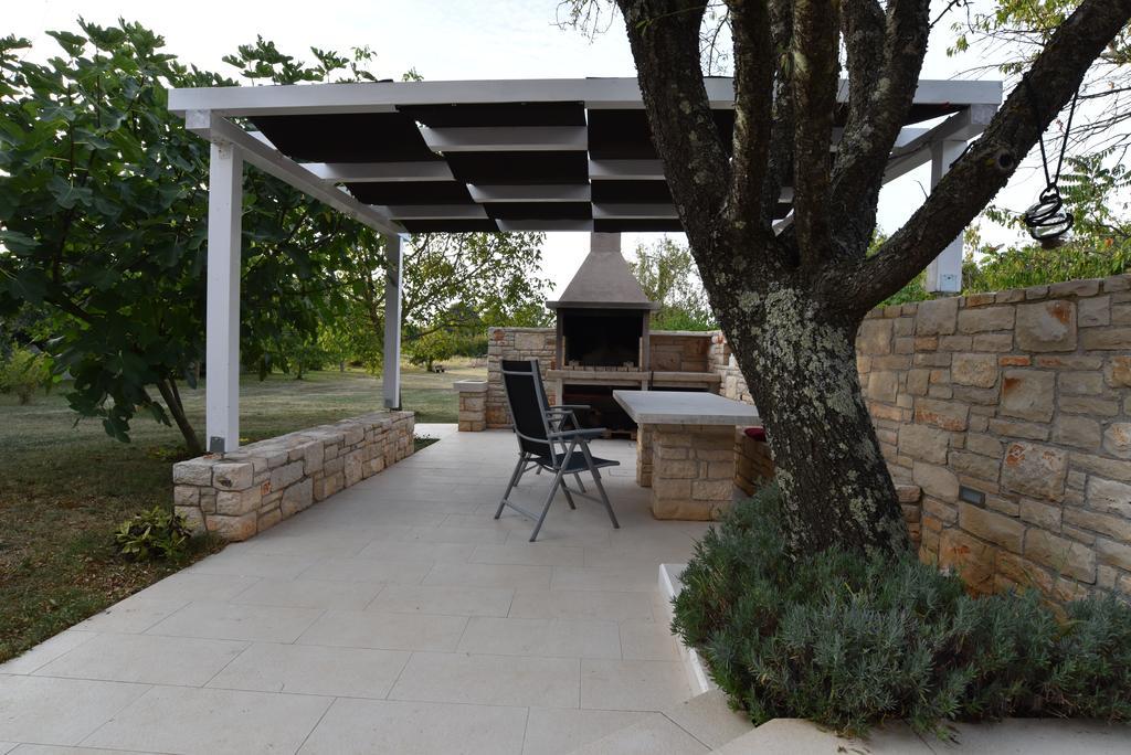 Holiday Home Brhanici Светвинченат Екстер'єр фото