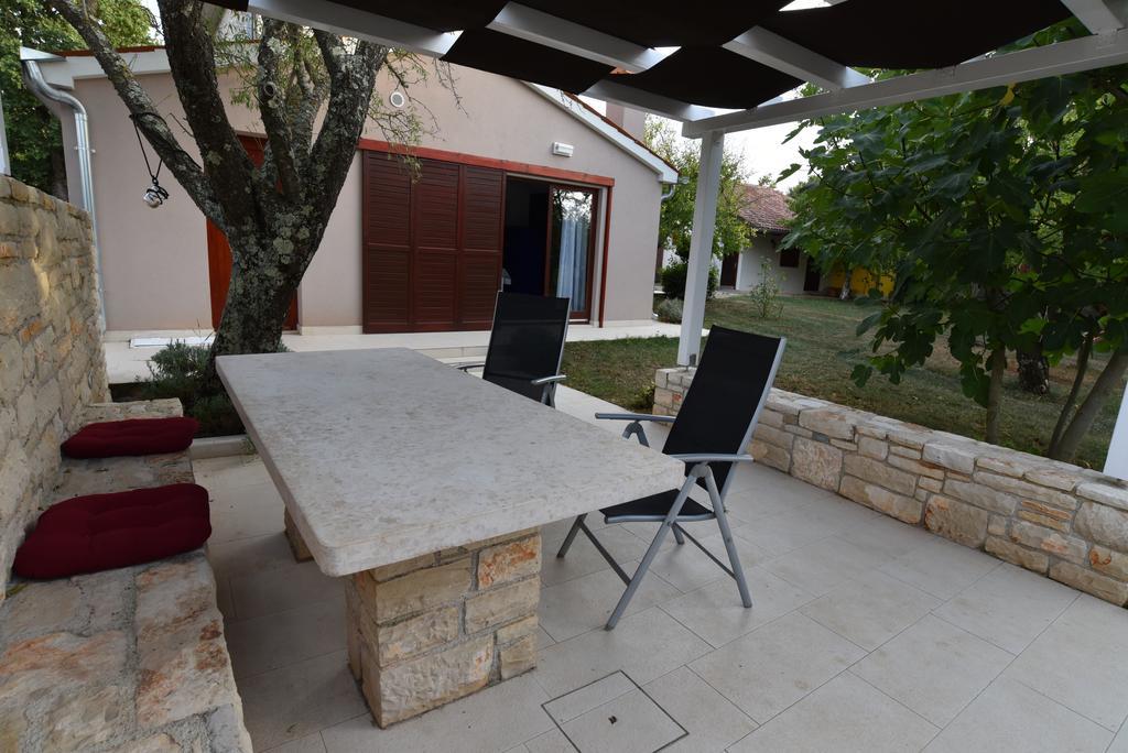 Holiday Home Brhanici Светвинченат Екстер'єр фото
